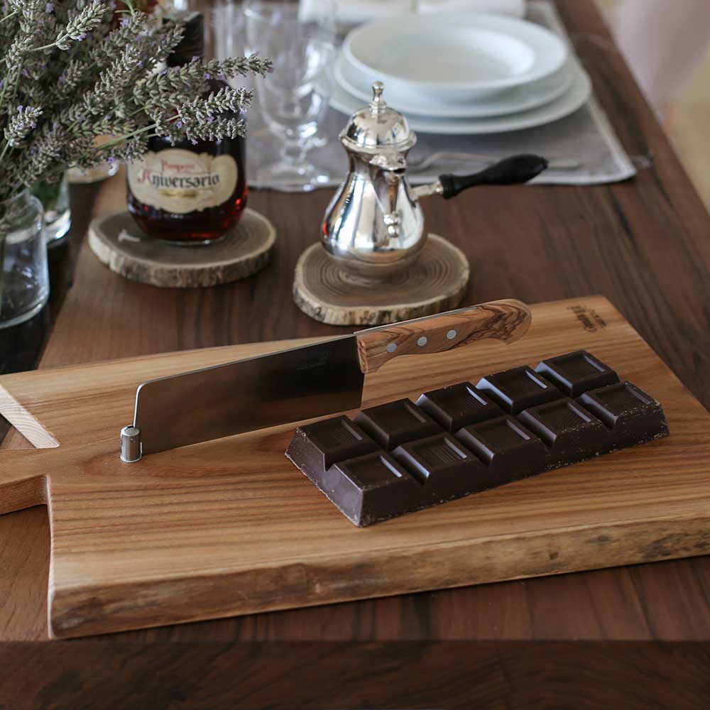 Tagliere in noce choco rum con coltello